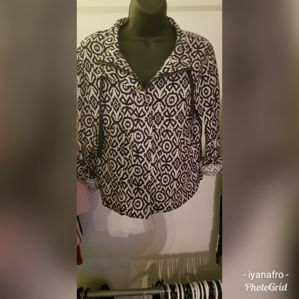 Cropped zip up top